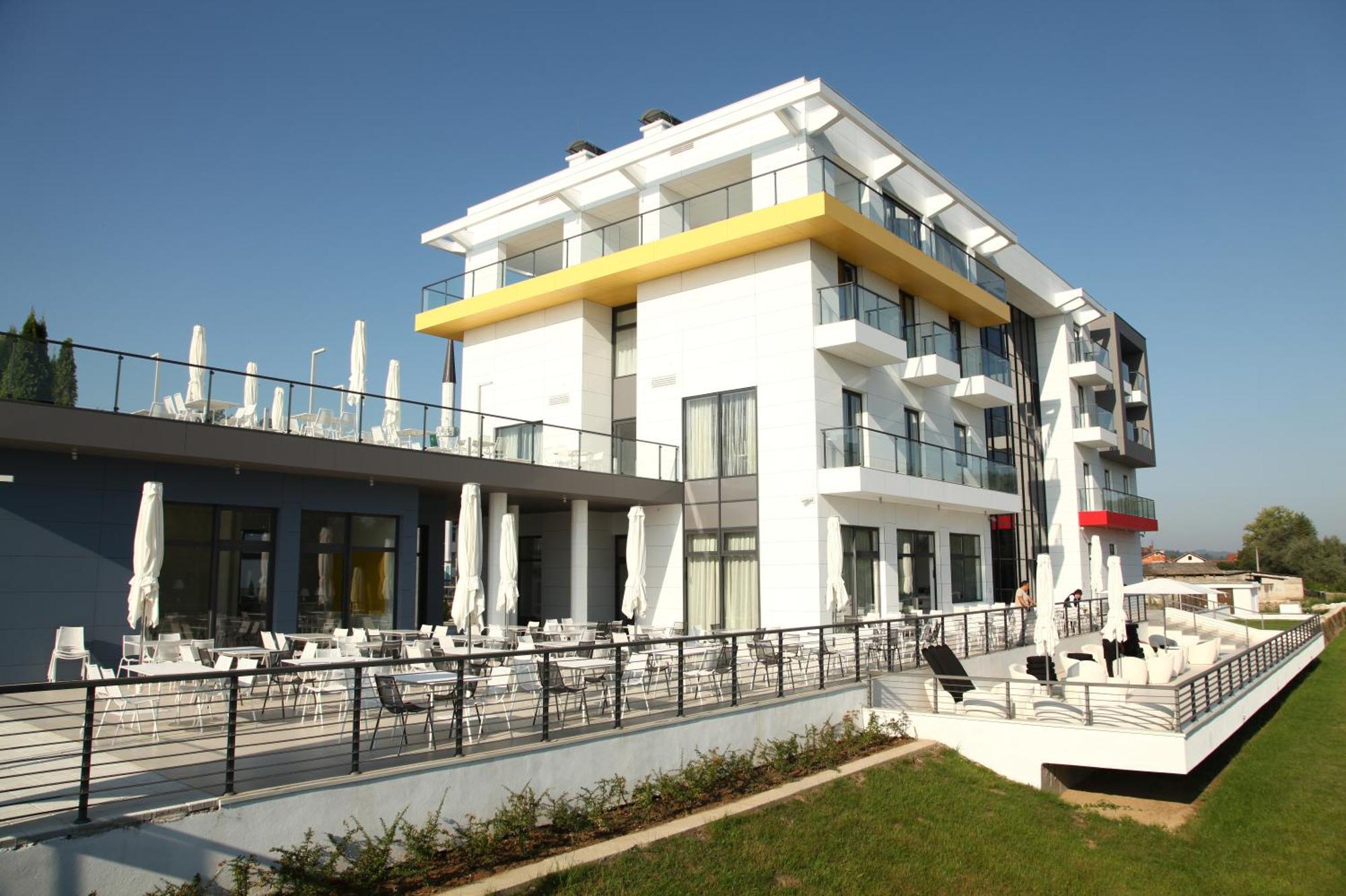 Zepter Hotel Bosanska Dubica Buitenkant foto